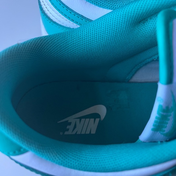 Nike Dunks ‘Clear Jade’ - Picture 3 of 7